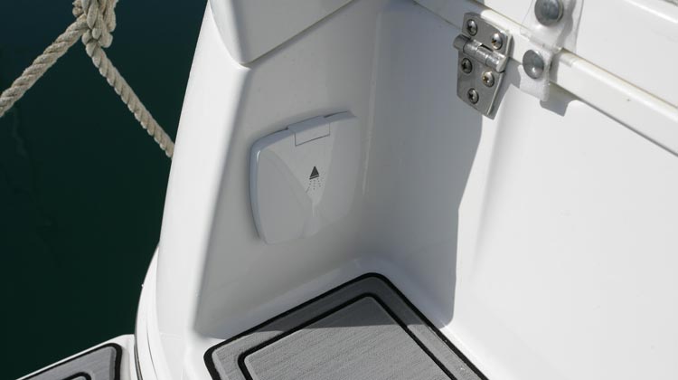 Freshwater with transom shower